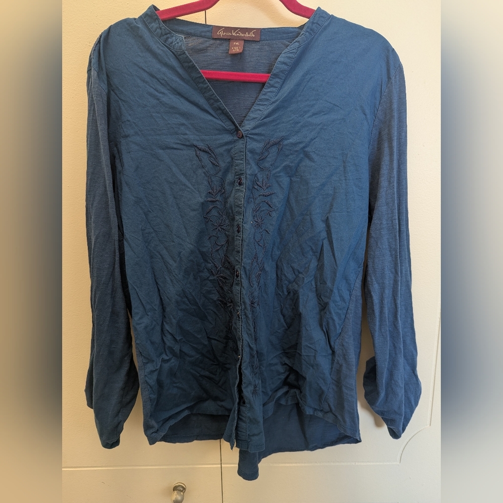 GUC Gloria Vanderbilt Women's Embroidered Blue Shirt